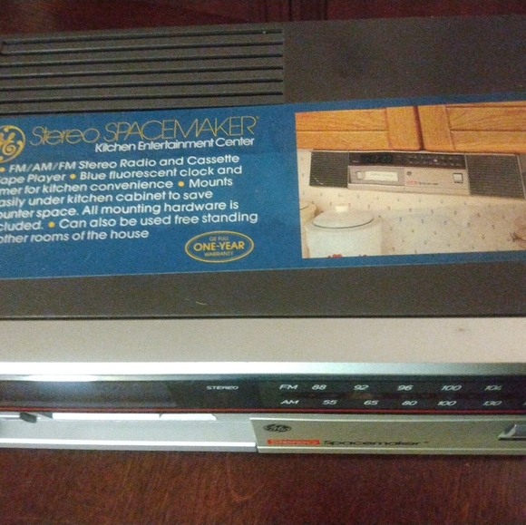 Vintage GE Stereo Spacemaker Audio Cassette Tape Player AM FM Radio Works Great - Picture 3 of 9